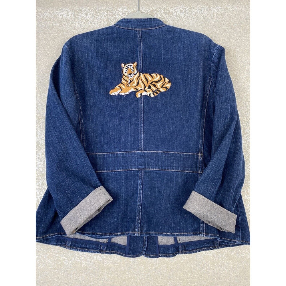 Chico's Platinum Women Denim Blazer Jacket Tiger Embroidered Button Front Sz 2